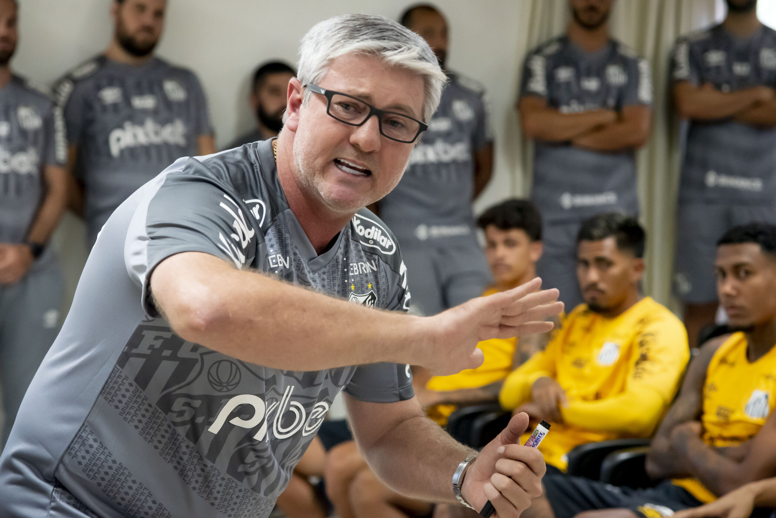 Era Odair e esperança de um ano melhor: Santos entra em 2023 mirando espantar fantasmas