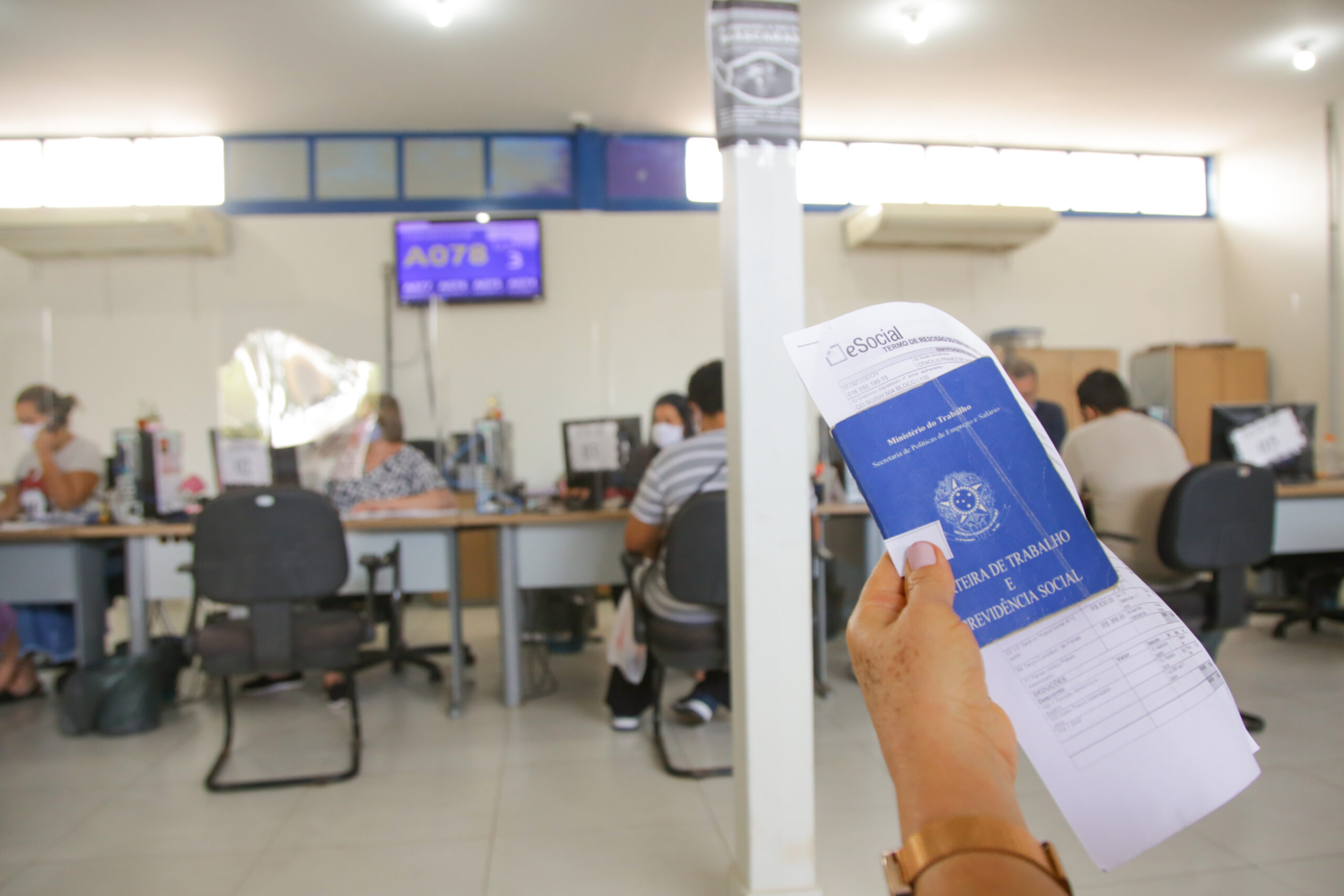 Confira as vagas de emprego desta quarta (18). Maior salário é de R$ 4 mil