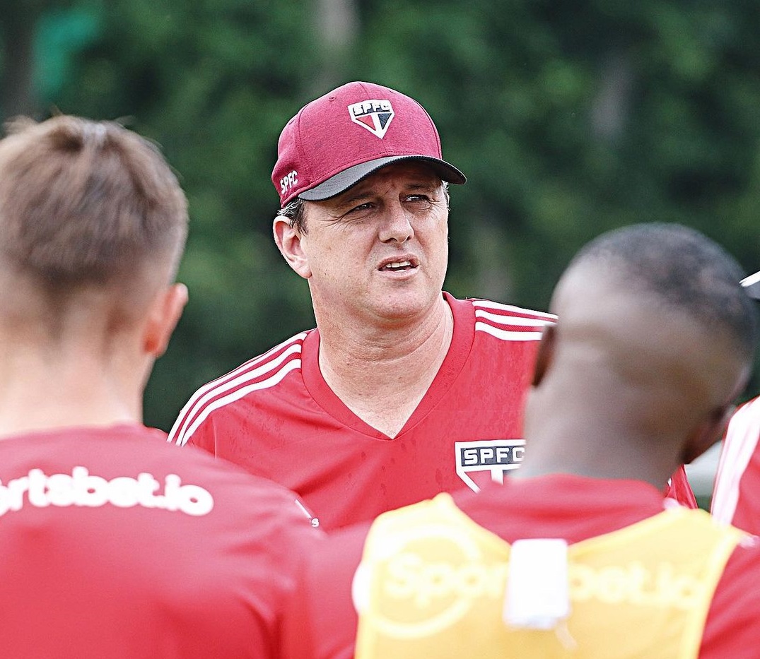 Dois dias a mais de preparação do Corinthians preocupa São Paulo: “Vamos nos superar”