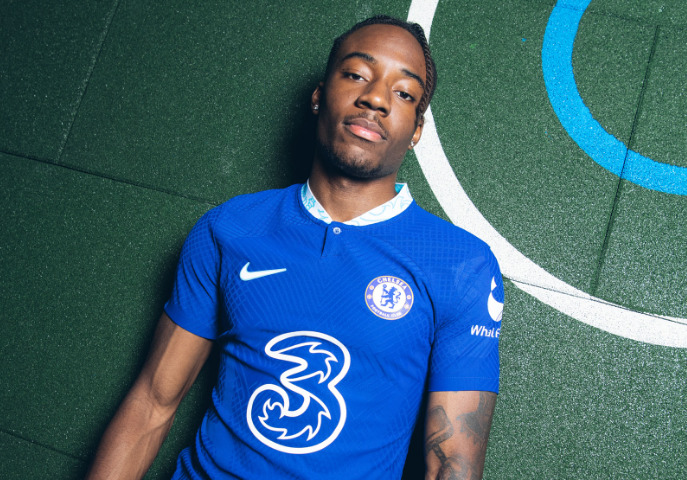 Chelsea anuncia contratação de jovem atacante que estava no PSV