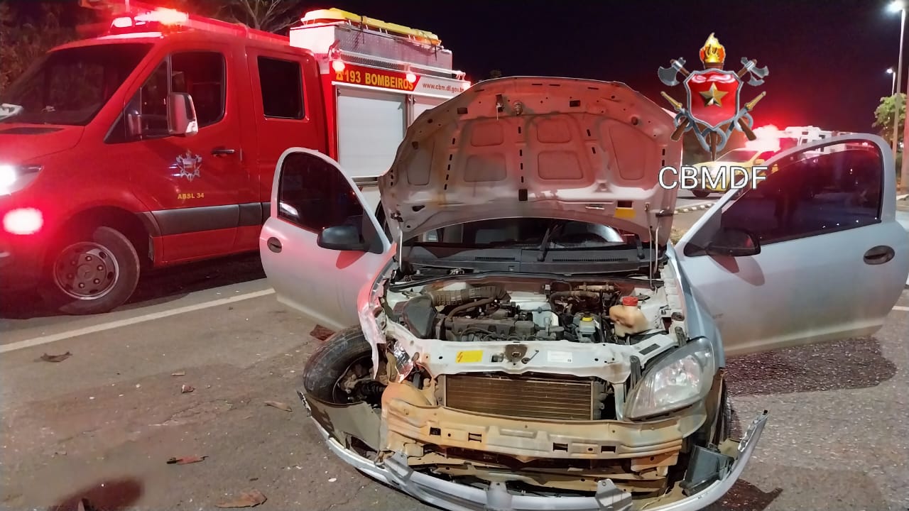 Quatro pessoas ficam feridas após colisão entre 2 veículos na Asa Sul, em Brasília
