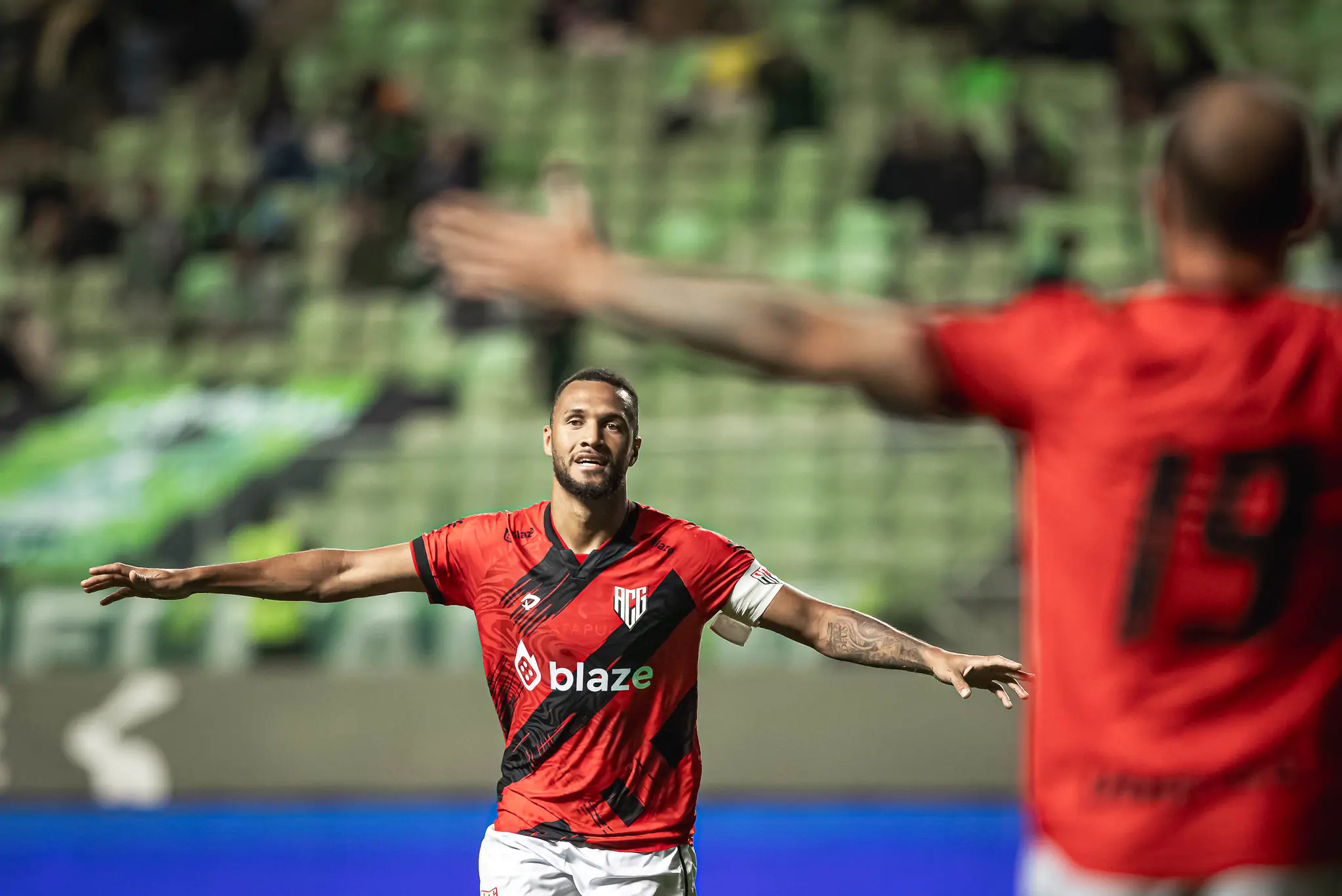 atletico-go-vira-sobre-o-america-mg-e-volta-a-vencer-pela-serie-b atletico-go-vira-sobre-o-america-mg-e-volta-a-vencer-pela-serie-b
