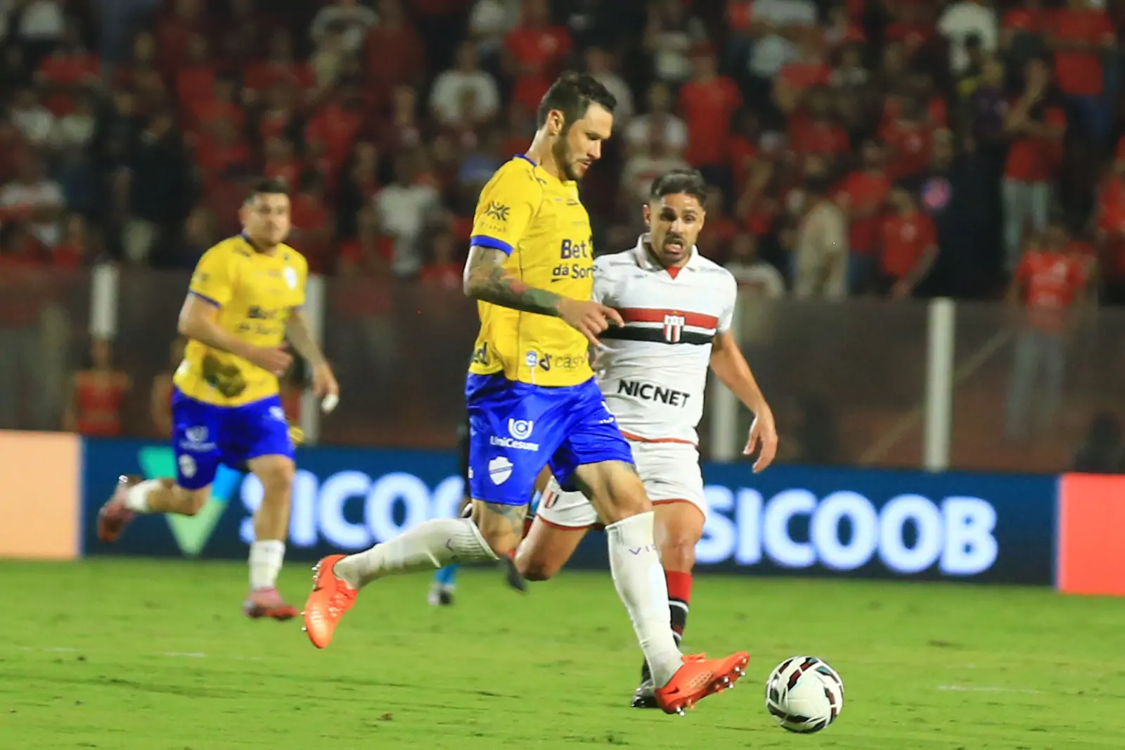 vila-nova-vence-botafogo-sp-e-dorme-na-lideranca-da-serie-b vila-nova-vence-botafogo-sp-e-dorme-na-lideranca-da-serie-b